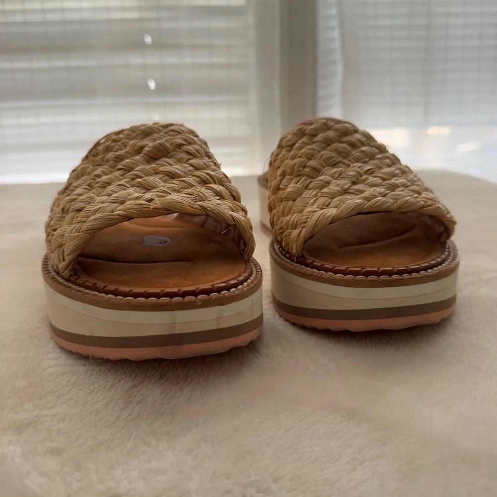 Robert Clergerie Fleurin Natural Woven Raffia Platform Wedge Sandals Size 10.5